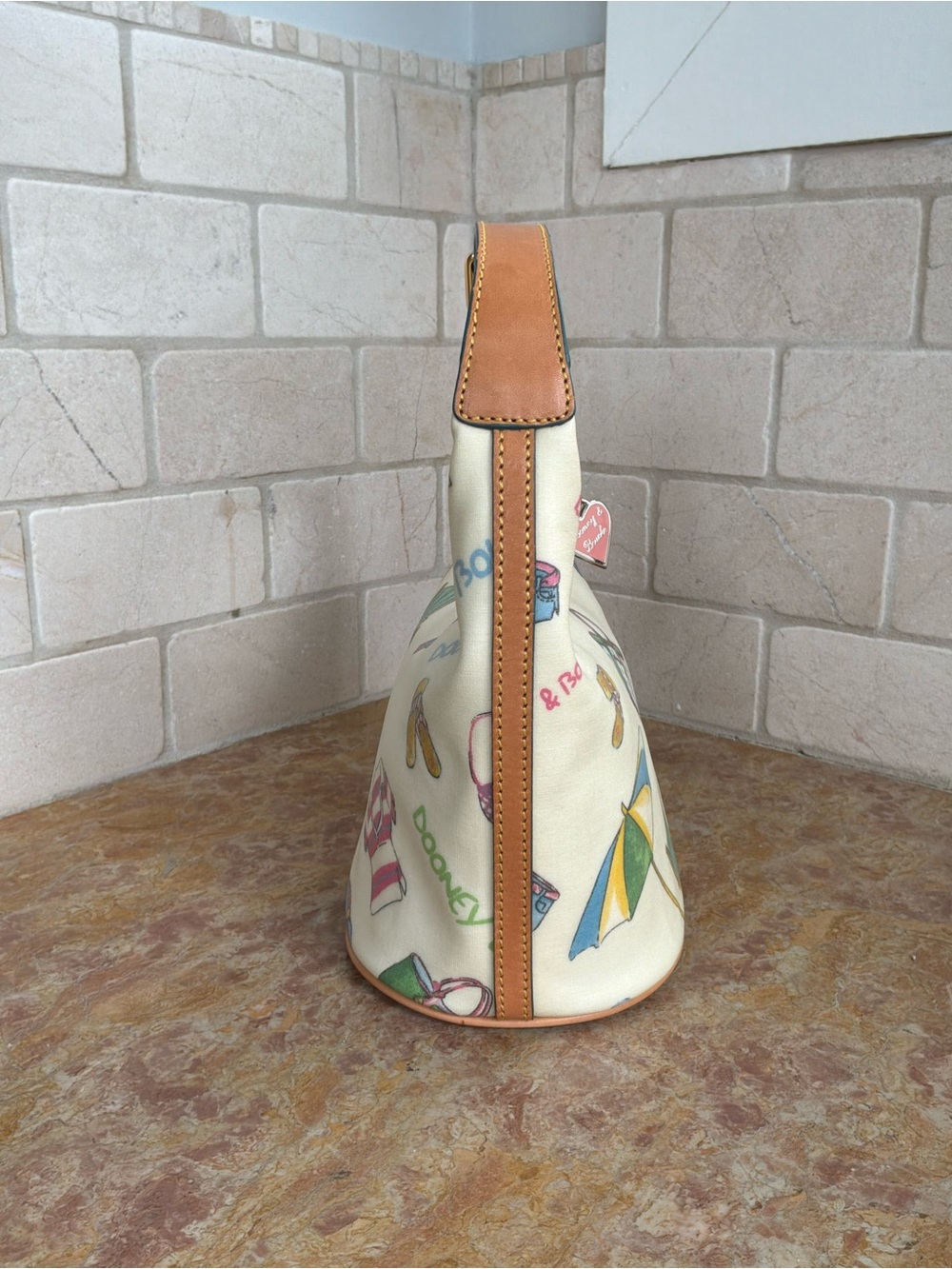 💐 Vintage Dooney & Bourke Miami Beach Print Mini Hobo Bag Rainbow Zip K7782623 - Picture 5 of 13